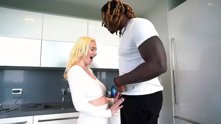 Blondynka MILF