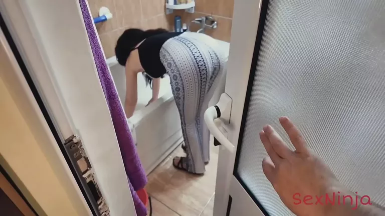 Moglie MILF, MILF tettona