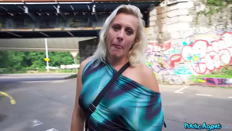 Зрелая MILF, Минет от MILF