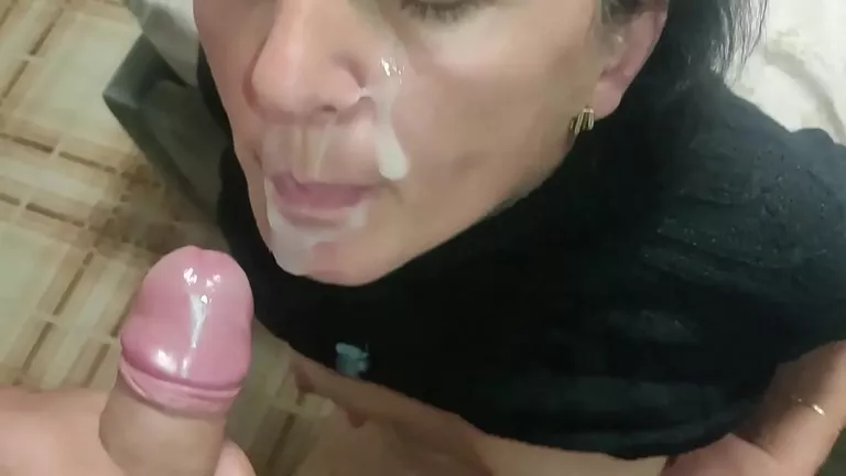 Compilație MILF, MILF cu spermă pe față, MILF matură
