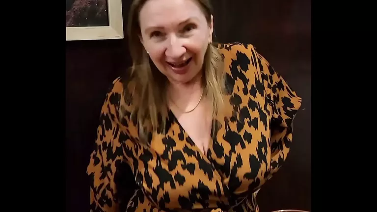 MILF cougar