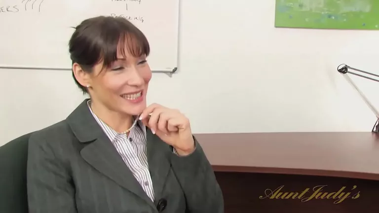 MILF sa velikim sisama